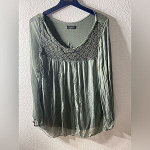 Women’s blouse